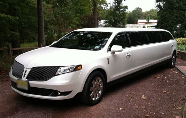 El Paso White MKT Limo